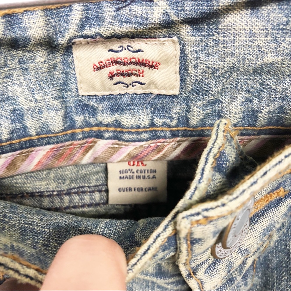 Abercrombie & Fitch Vintage Blast Cropped Jeans - Picture 4 of 8